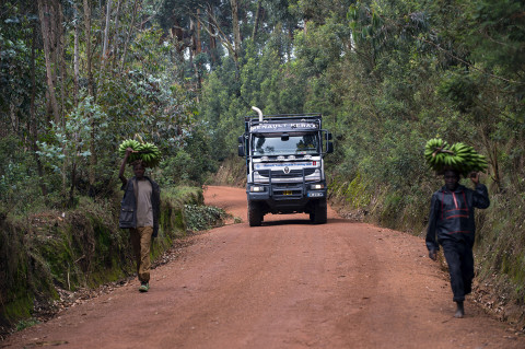 fred bourcier photographe reportage wfp renault trucks burundi 09