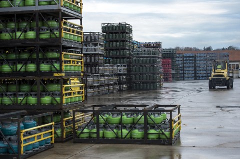 reportage photo fred bourcier ite industrie gaz stockage cubes et bouteilles primagaz France