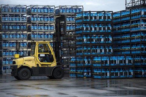 photo site industriel stockage bouteilles et cubes de gaz primagaz france reportage photographique fred bourcier