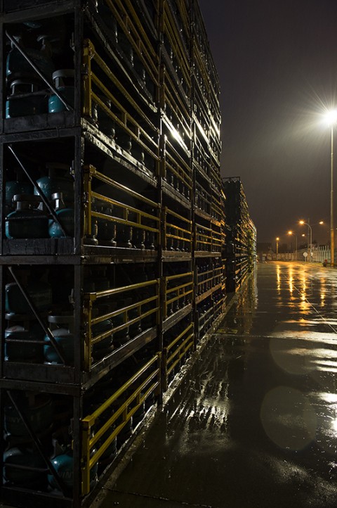 reportage photo fred bourcier stockage bouteilles et cube gaz primagaz site industrie gazier