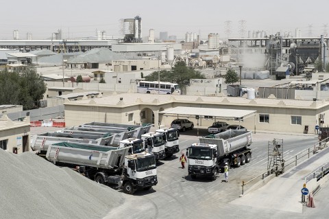 reportage photo fred bourcier flotte camions entreprises de BTP au Qatar