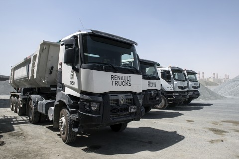 camions bennes renault trucks BTP qatar reportage photos par fred bourcier